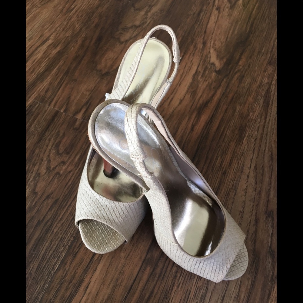 Jessica Simpson Nude Slingbacks!